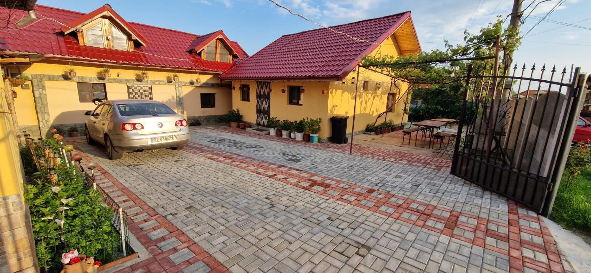 Casa Andreea Ξενοδοχείο Novaci-Străini Εξωτερικό φωτογραφία