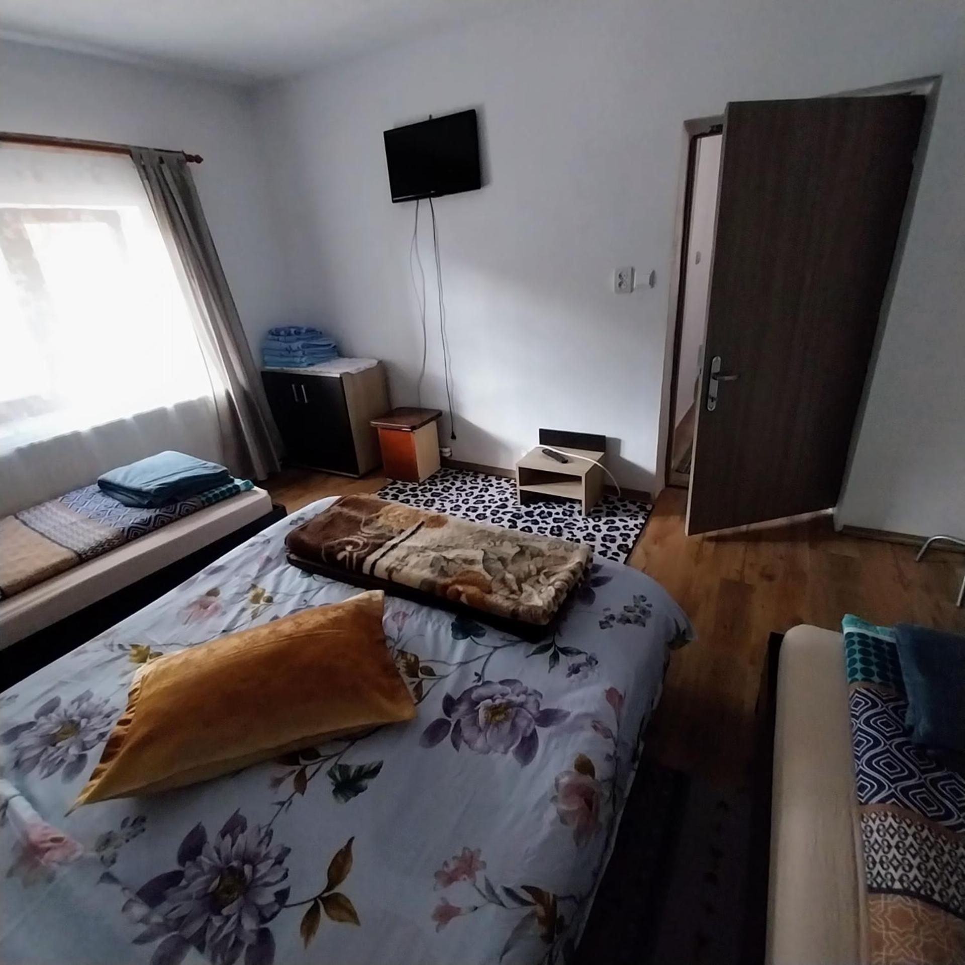 Casa Andreea Ξενοδοχείο Novaci-Străini Εξωτερικό φωτογραφία