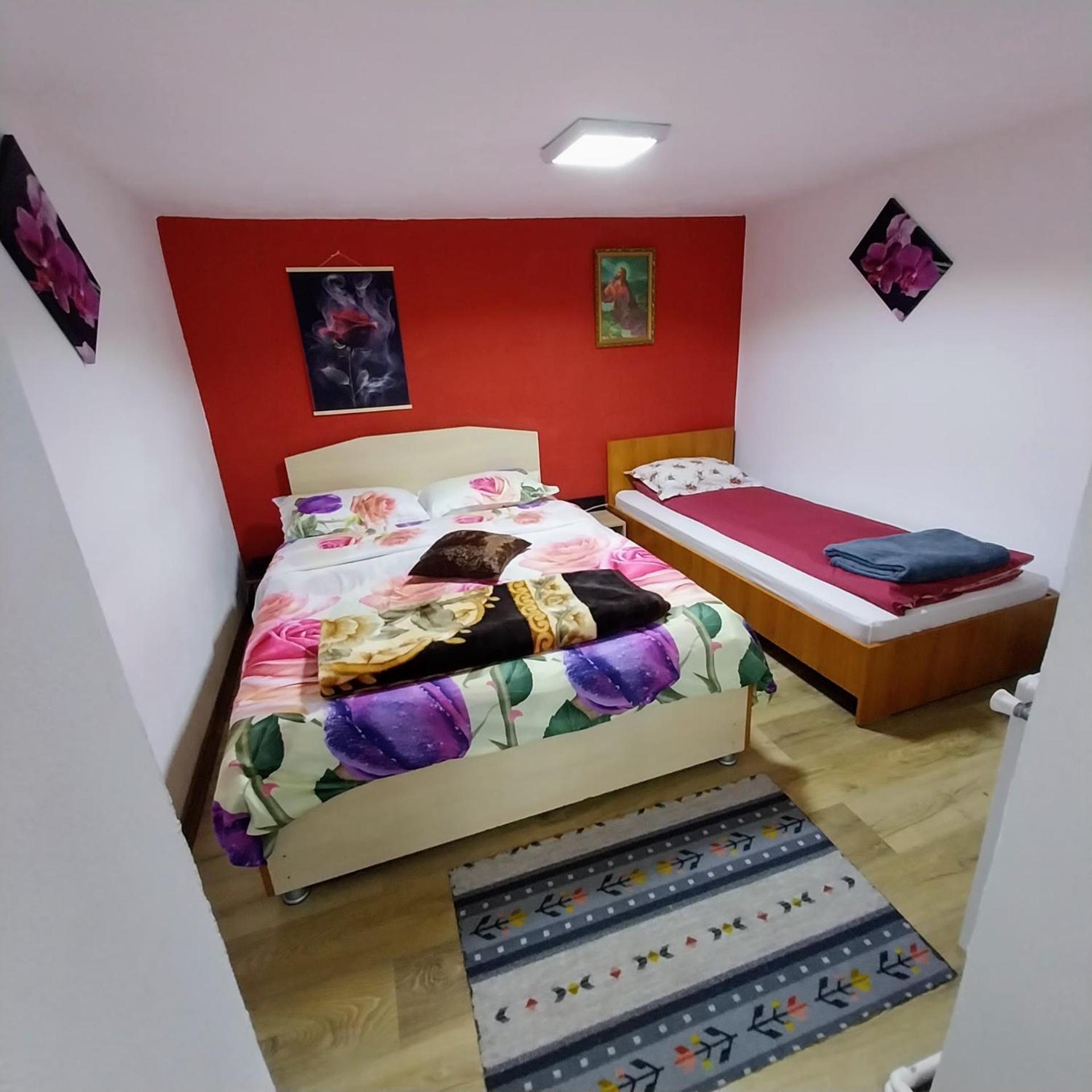 Casa Andreea Ξενοδοχείο Novaci-Străini Εξωτερικό φωτογραφία